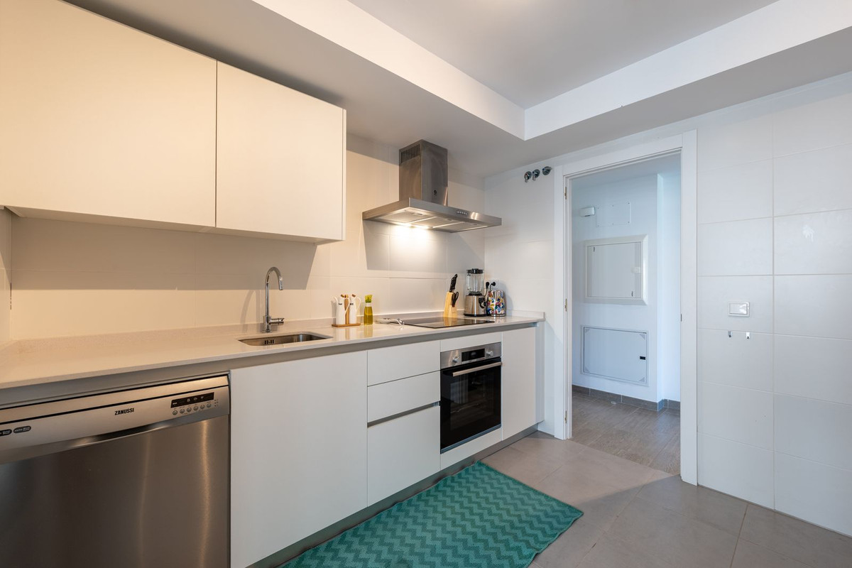 Se vende Apartamento Planta Media de 2 dormitorios en Costa Del Sol, Málaga, España