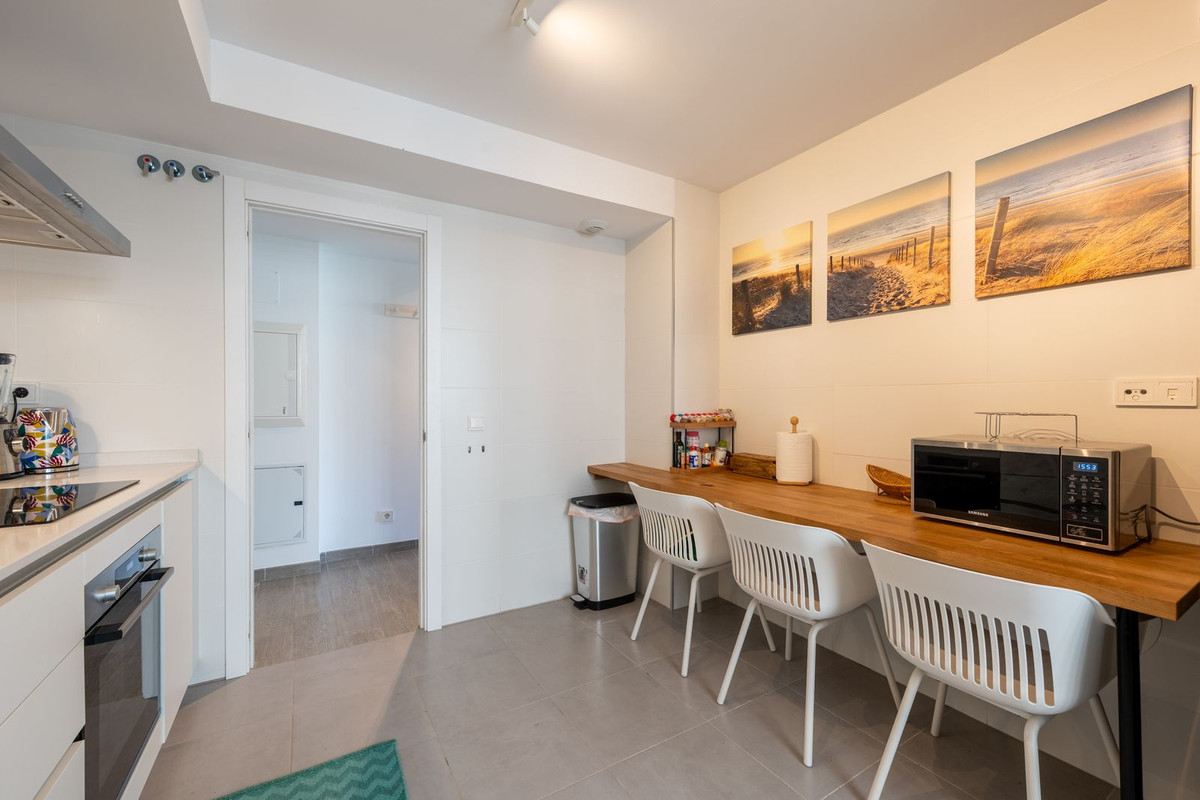 Se vende Apartamento Planta Media de 2 dormitorios en Costa Del Sol, Málaga, España
