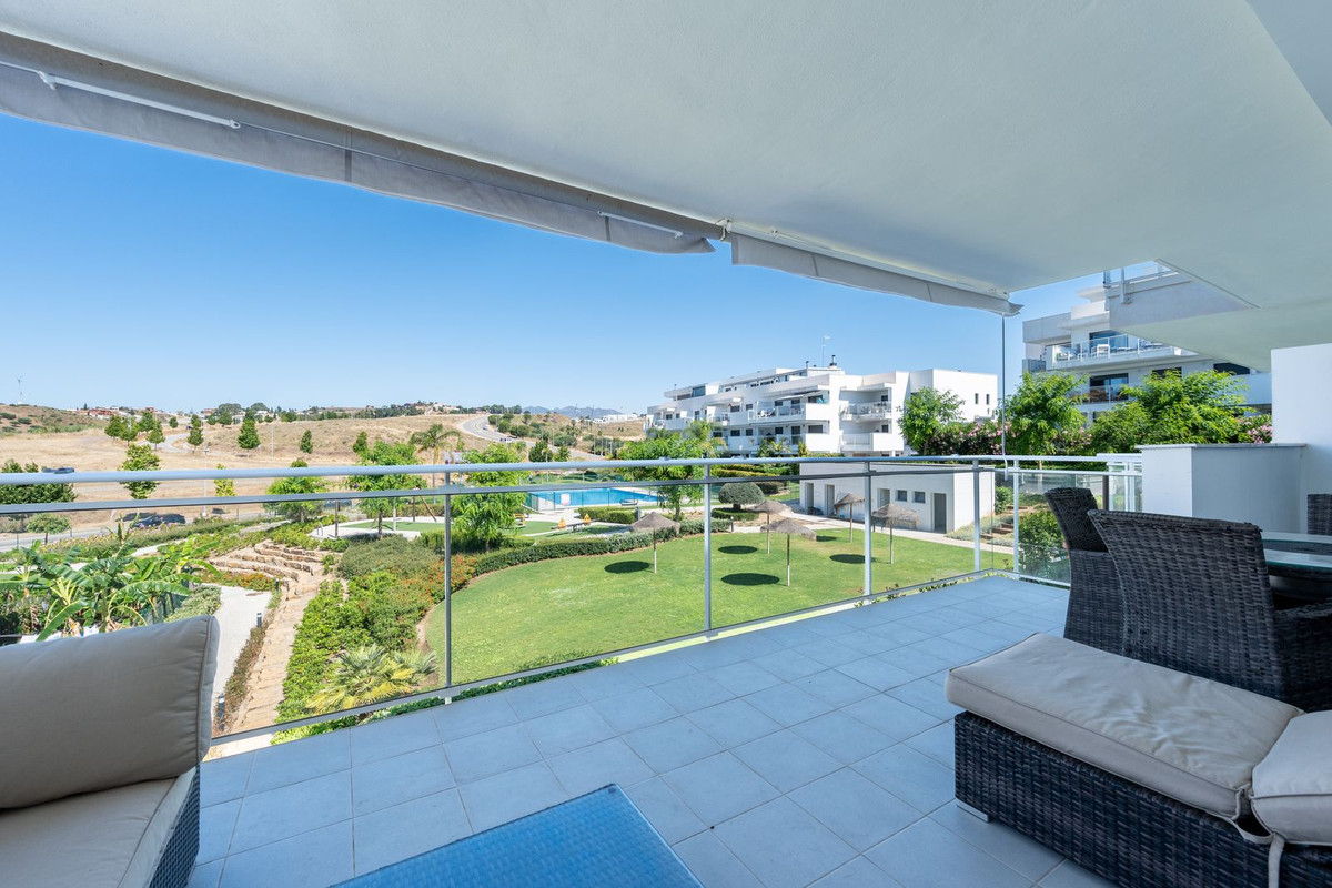 Se vende Apartamento Planta Media de 2 dormitorios en Costa Del Sol, Málaga, España