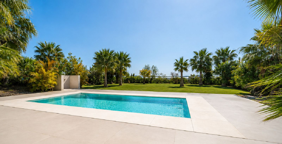Se vende Villa - Chalet de 4 dormitorios en Costa Del Sol, Málaga, España