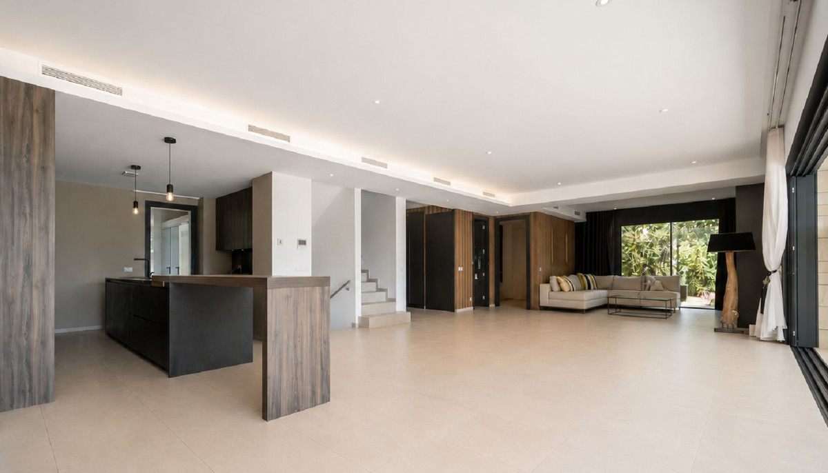 Se vende Villa - Chalet de 4 dormitorios en Costa Del Sol, Málaga, España