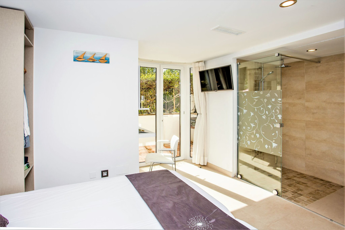 Se vende Villa - Chalet de 7 dormitorios en Costa Del Sol, Málaga, España
