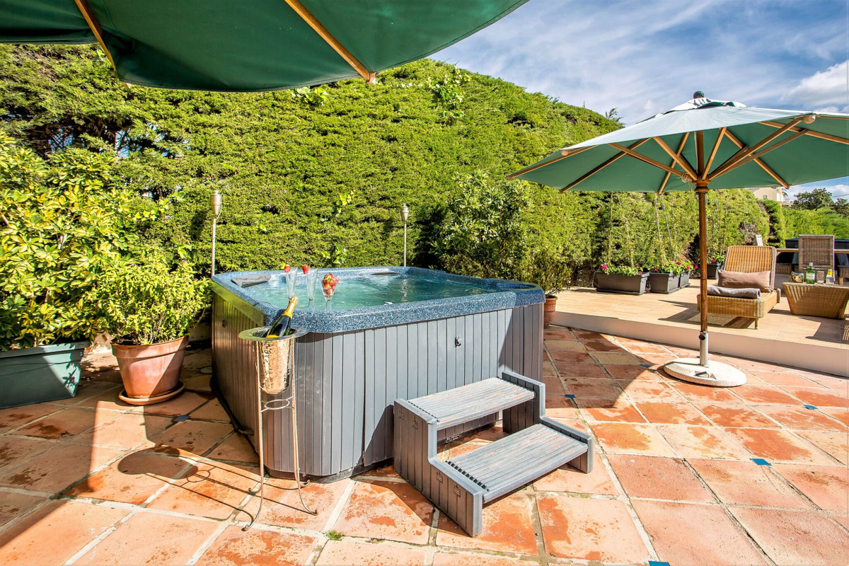 Se vende Villa - Chalet de 7 dormitorios en Costa Del Sol, Málaga, España