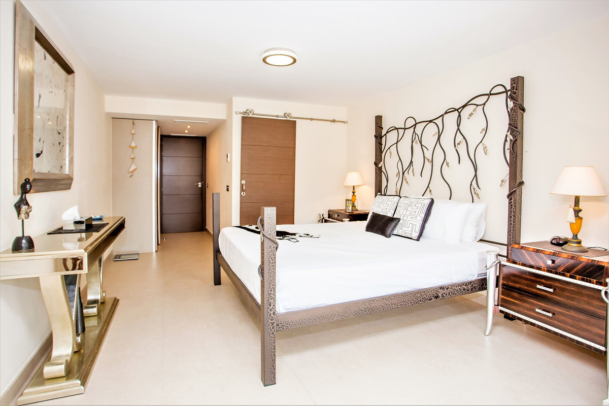Se vende Villa - Chalet de 7 dormitorios en Costa Del Sol, Málaga, España