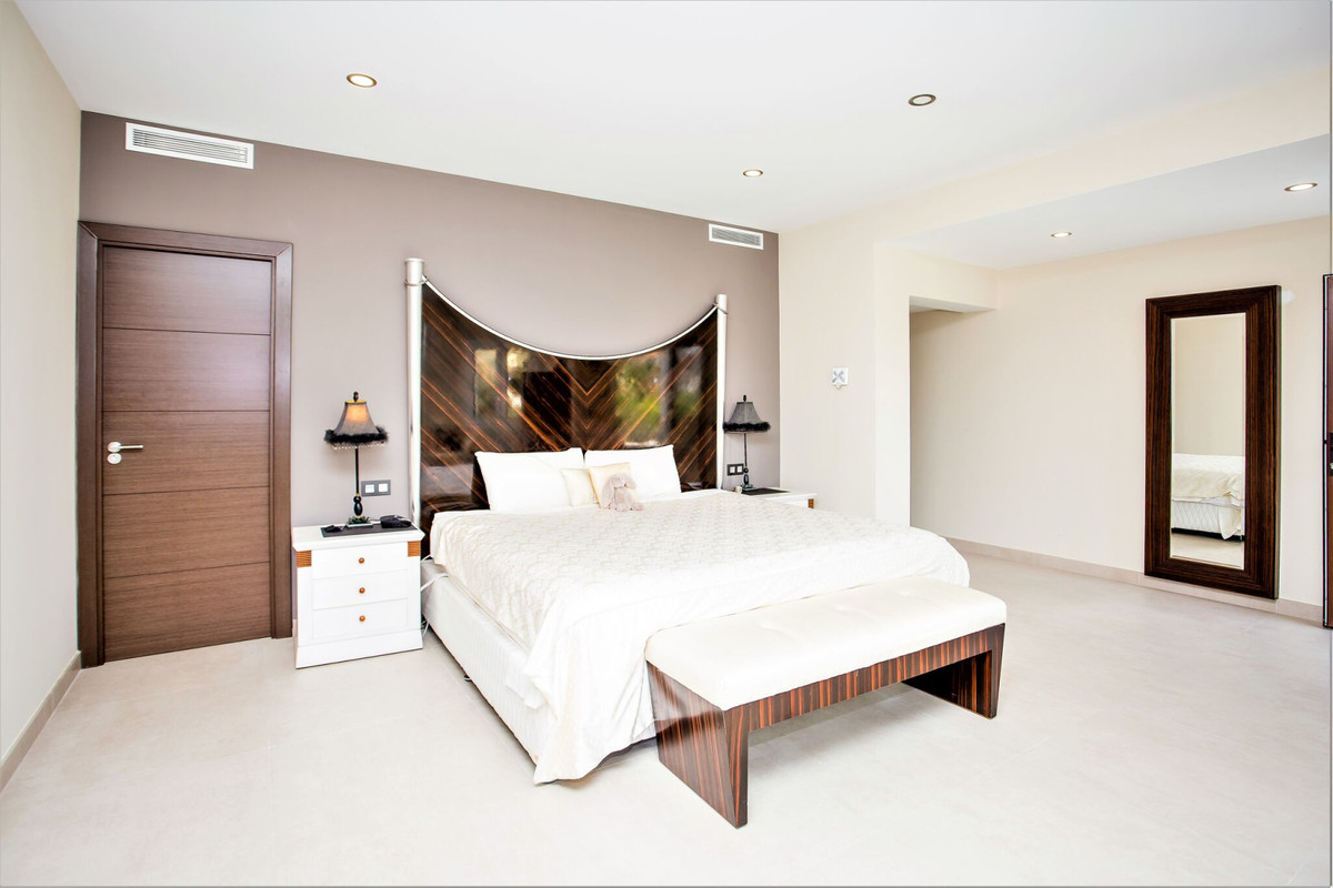 Se vende Villa - Chalet de 7 dormitorios en Costa Del Sol, Málaga, España