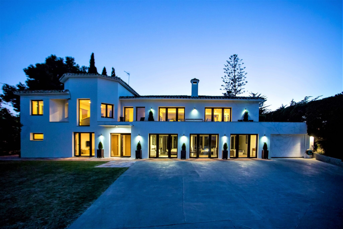 Se vende Villa - Chalet de 7 dormitorios en Costa Del Sol, Málaga, España