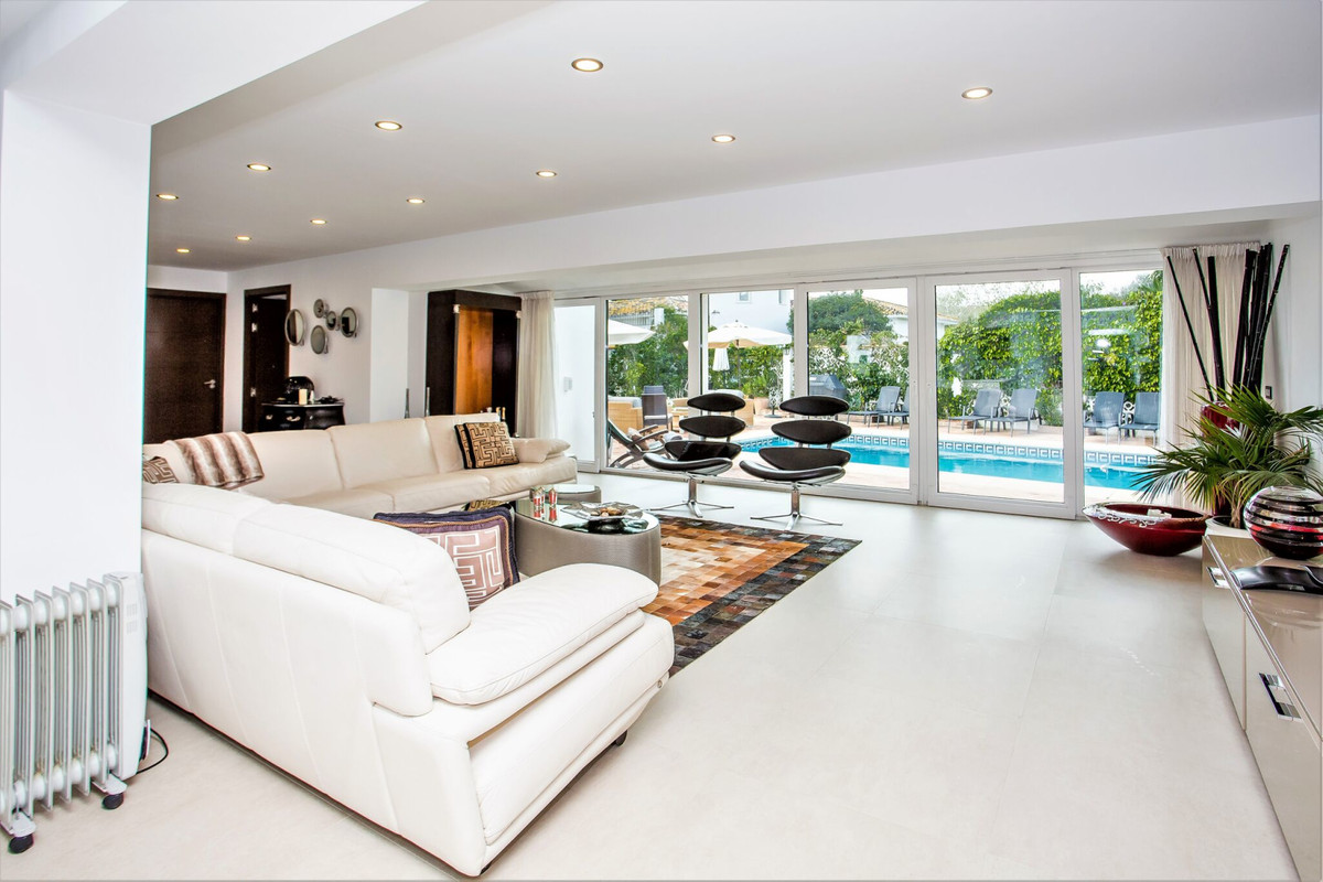 Se vende Villa - Chalet de 7 dormitorios en Costa Del Sol, Málaga, España