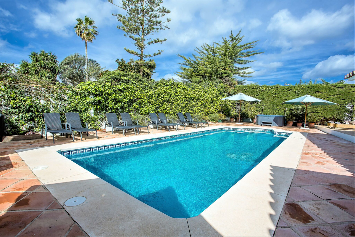 Se vende Villa - Chalet de 7 dormitorios en Costa Del Sol, Málaga, España
