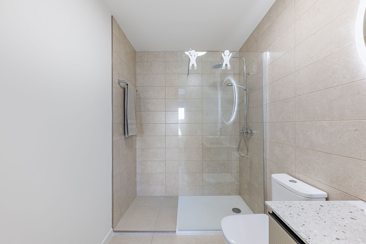 Se vende Apartamento Planta Baja de 2 dormitorios en Costa Del Sol, Málaga, España