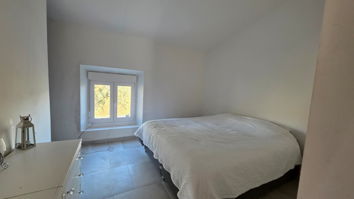 5 Bed Townhouse for sale in Pizarra Costa Del Sol, Málaga, Spain