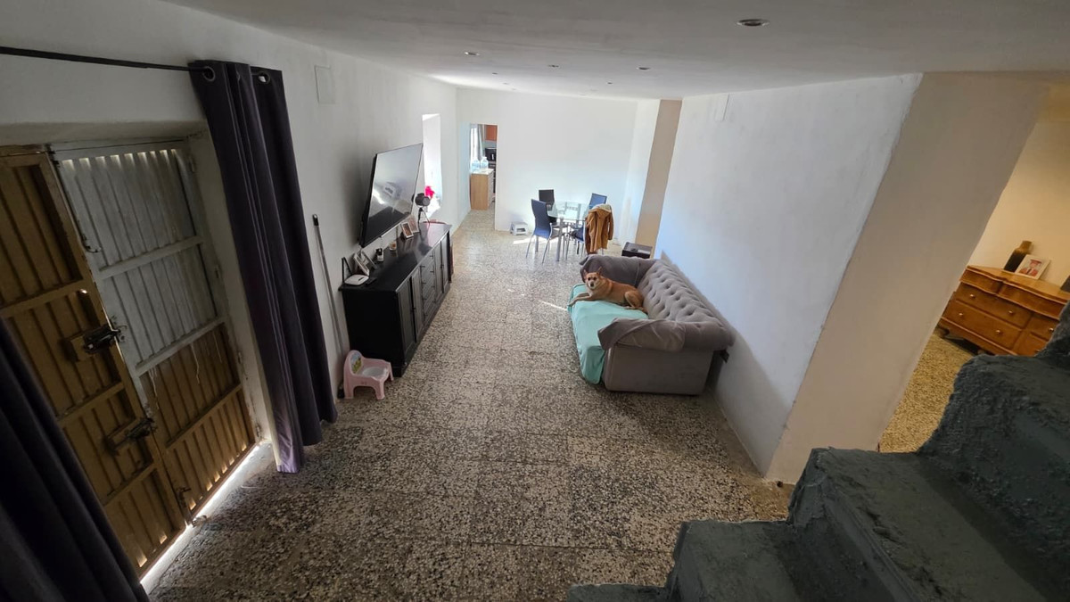 5 Bed Townhouse for sale in Pizarra Costa Del Sol, Málaga, Spain