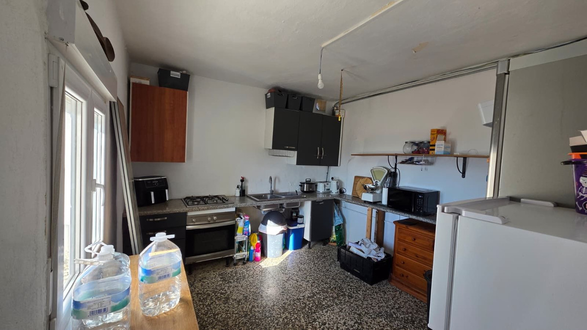 5 Bed Townhouse for sale in Pizarra Costa Del Sol, Málaga, Spain