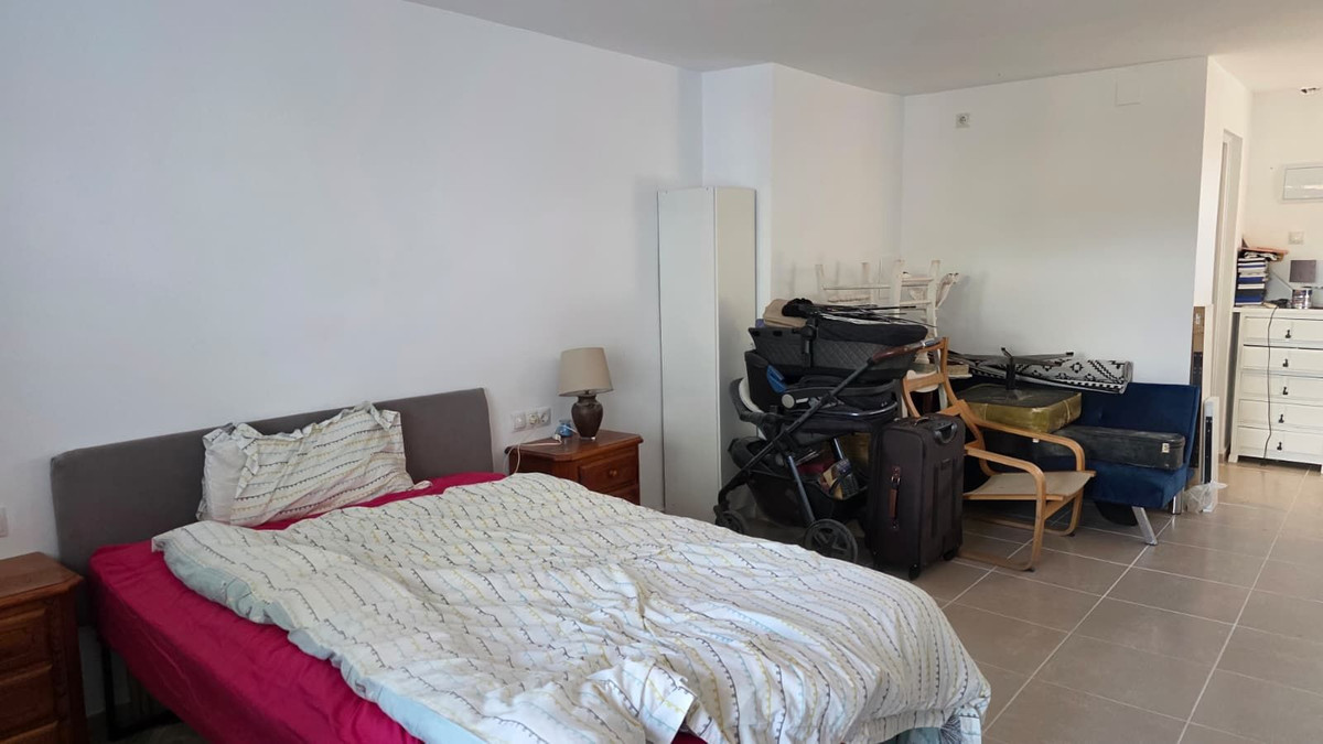 5 Bed Townhouse for sale in Pizarra Costa Del Sol, Málaga, Spain