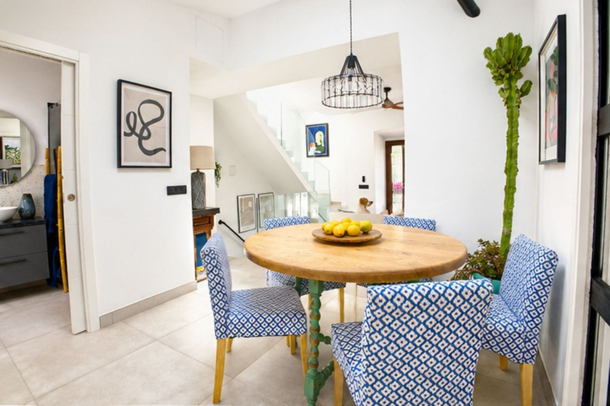 2 Bed Apartment for sale in Estepona Costa Del Sol, Málaga, Spain