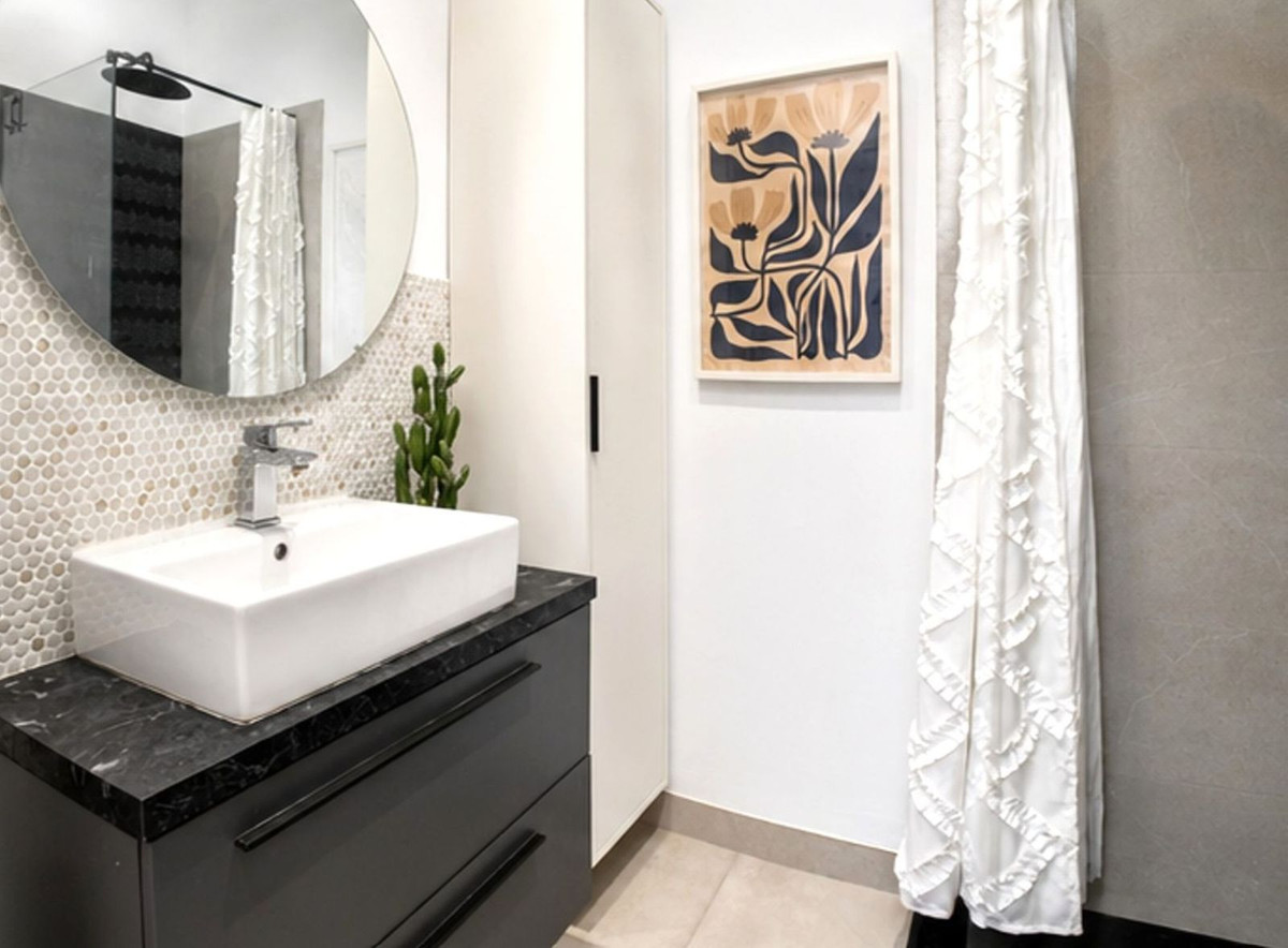2 Bed Apartment for sale in Estepona Costa Del Sol, Málaga, Spain