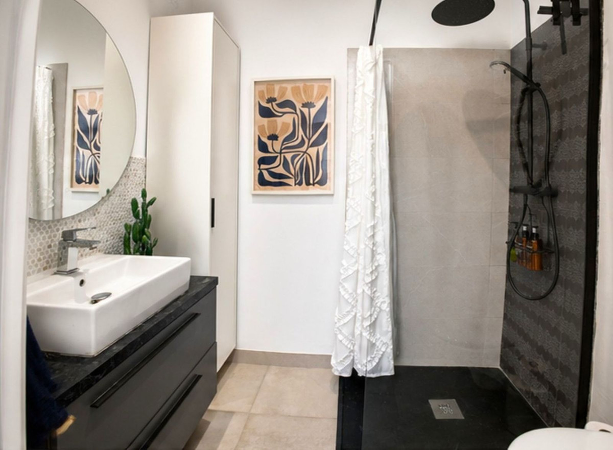 2 Bed Apartment for sale in Estepona Costa Del Sol, Málaga, Spain