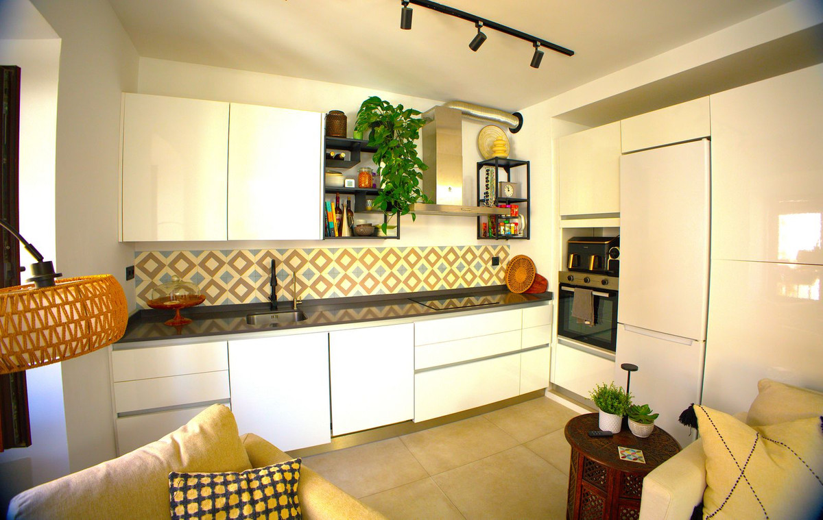 2 Bed Apartment for sale in Estepona Costa Del Sol, Málaga, Spain