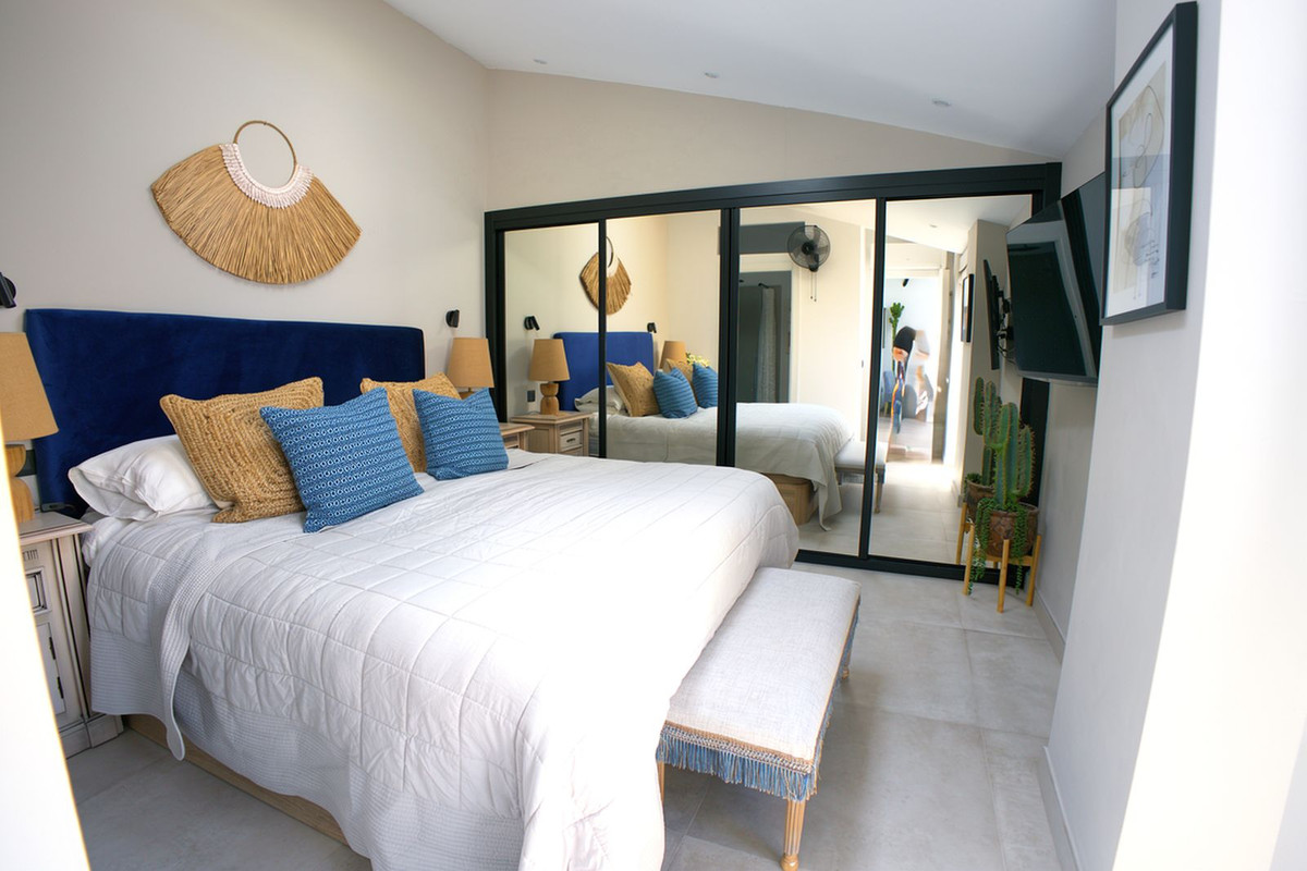 2 Bed Apartment for sale in Estepona Costa Del Sol, Málaga, Spain
