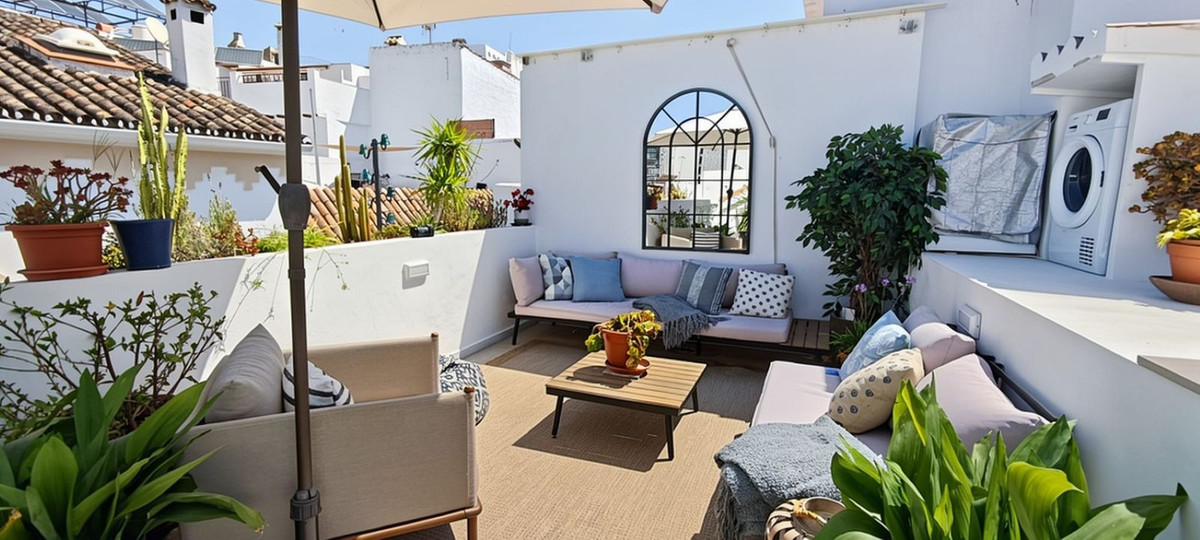 2 Bed Apartment for sale in Estepona Costa Del Sol, Málaga, Spain