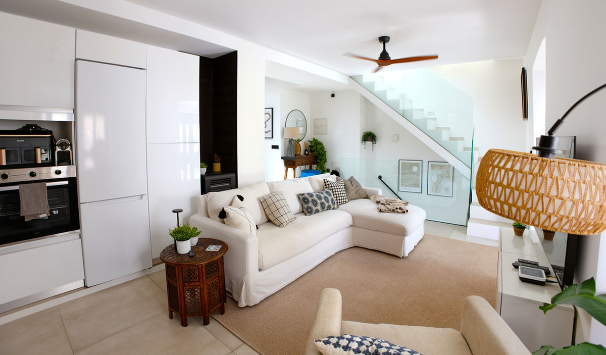 2 Bed Apartment for sale in Estepona Costa Del Sol, Málaga, Spain