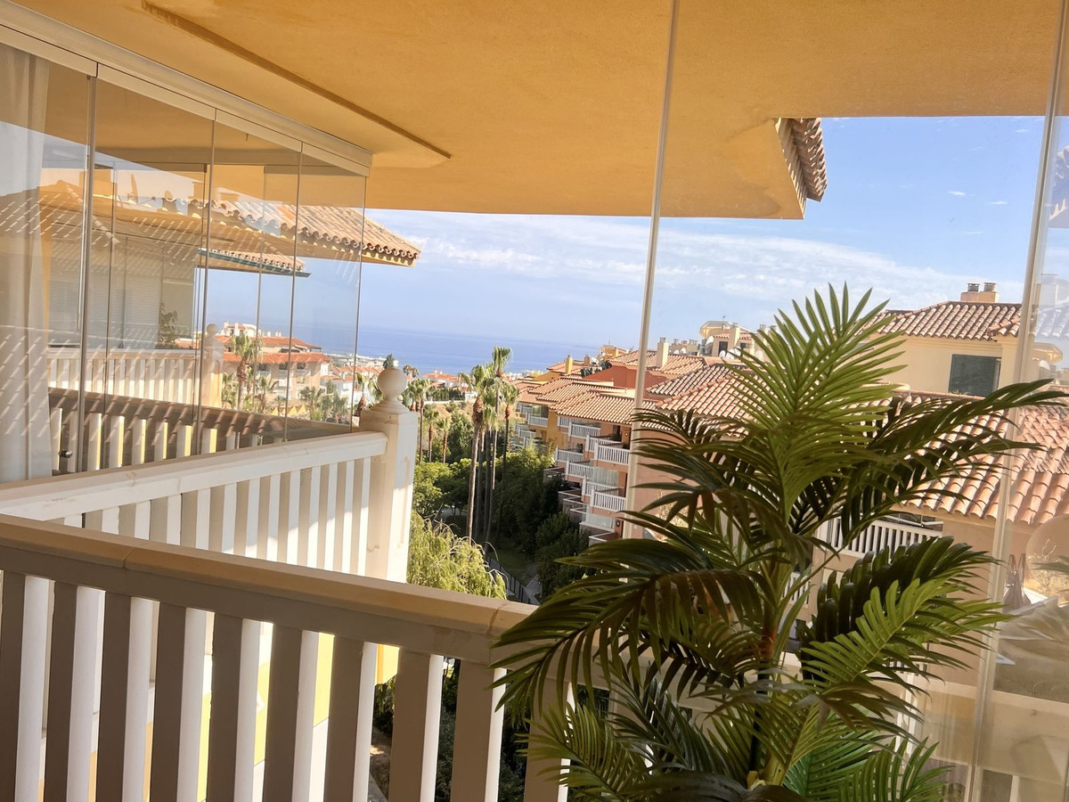 3 Bed Apartment for sale in Fuengirola Costa Del Sol, Málaga, Spain