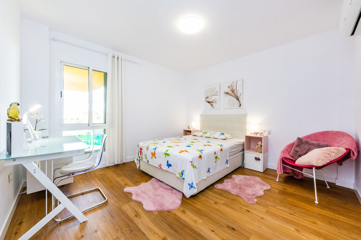 3 Bed Apartment for sale in Fuengirola Costa Del Sol, Málaga, Spain