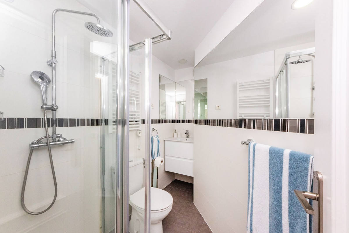 3 Bed Apartment for sale in Fuengirola Costa Del Sol, Málaga, Spain