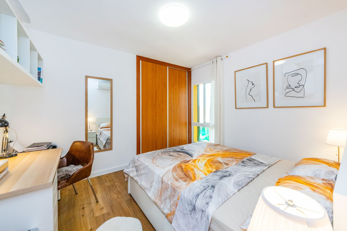 3 Bed Apartment for sale in Fuengirola Costa Del Sol, Málaga, Spain