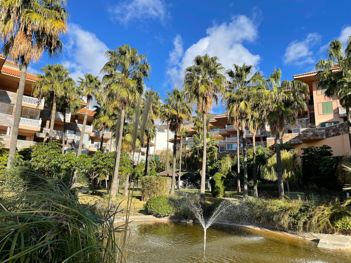 3 Bed Apartment for sale in Fuengirola Costa Del Sol, Málaga, Spain
