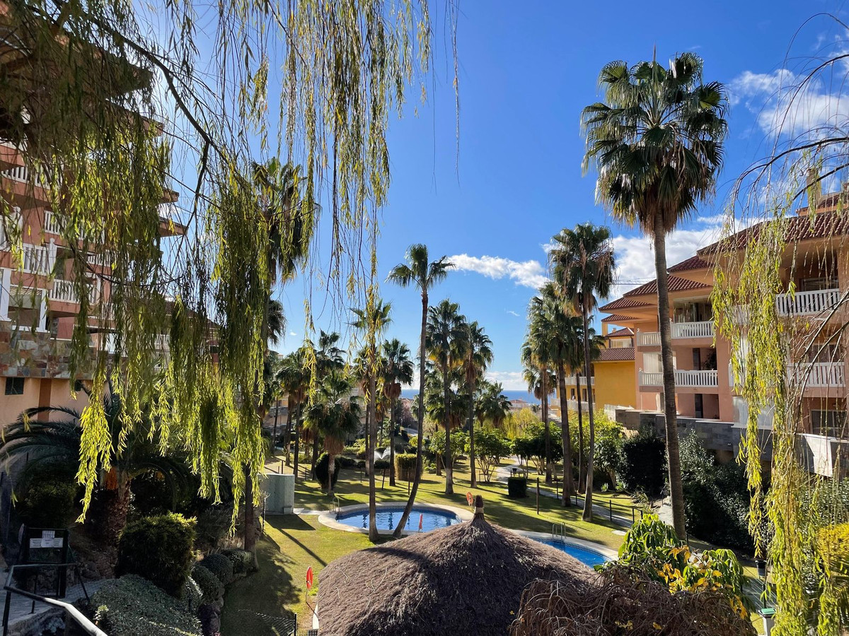 3 Bed Apartment for sale in Fuengirola Costa Del Sol, Málaga, Spain
