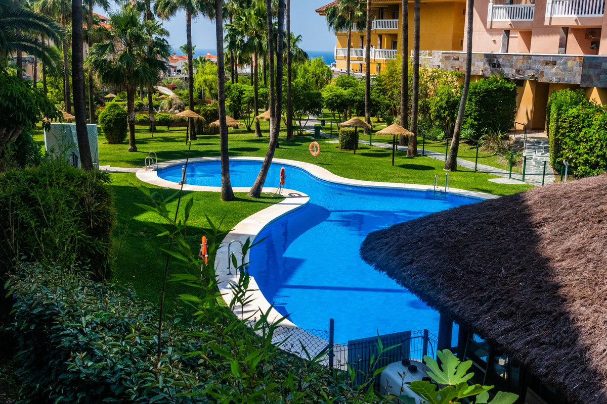 3 Bed Apartment for sale in Fuengirola Costa Del Sol, Málaga, Spain