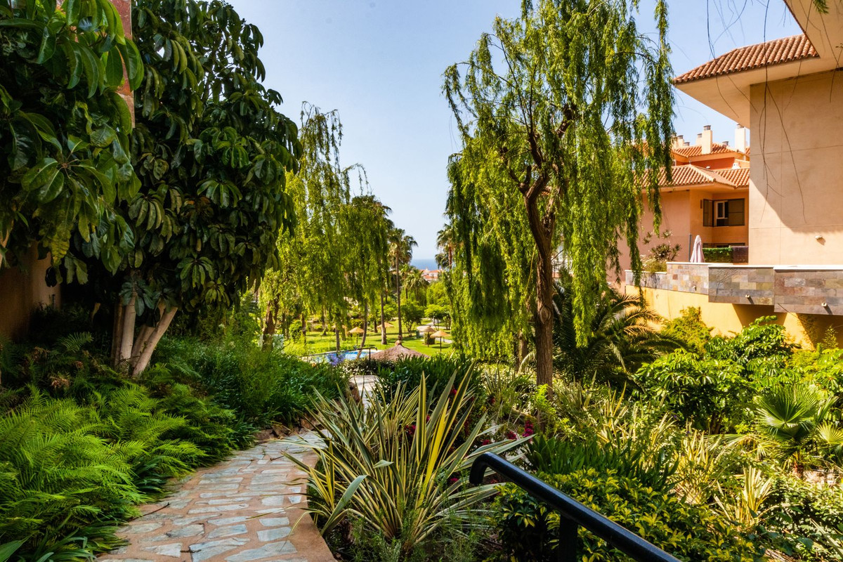 3 Bed Apartment for sale in Fuengirola Costa Del Sol, Málaga, Spain