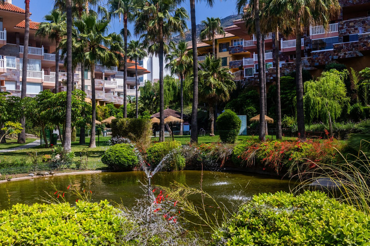 3 Bed Apartment for sale in Fuengirola Costa Del Sol, Málaga, Spain