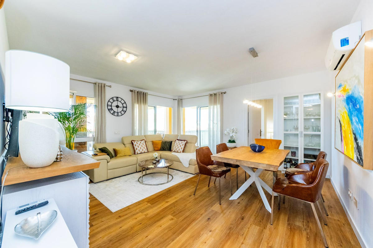 3 Bed Apartment for sale in Fuengirola Costa Del Sol, Málaga, Spain