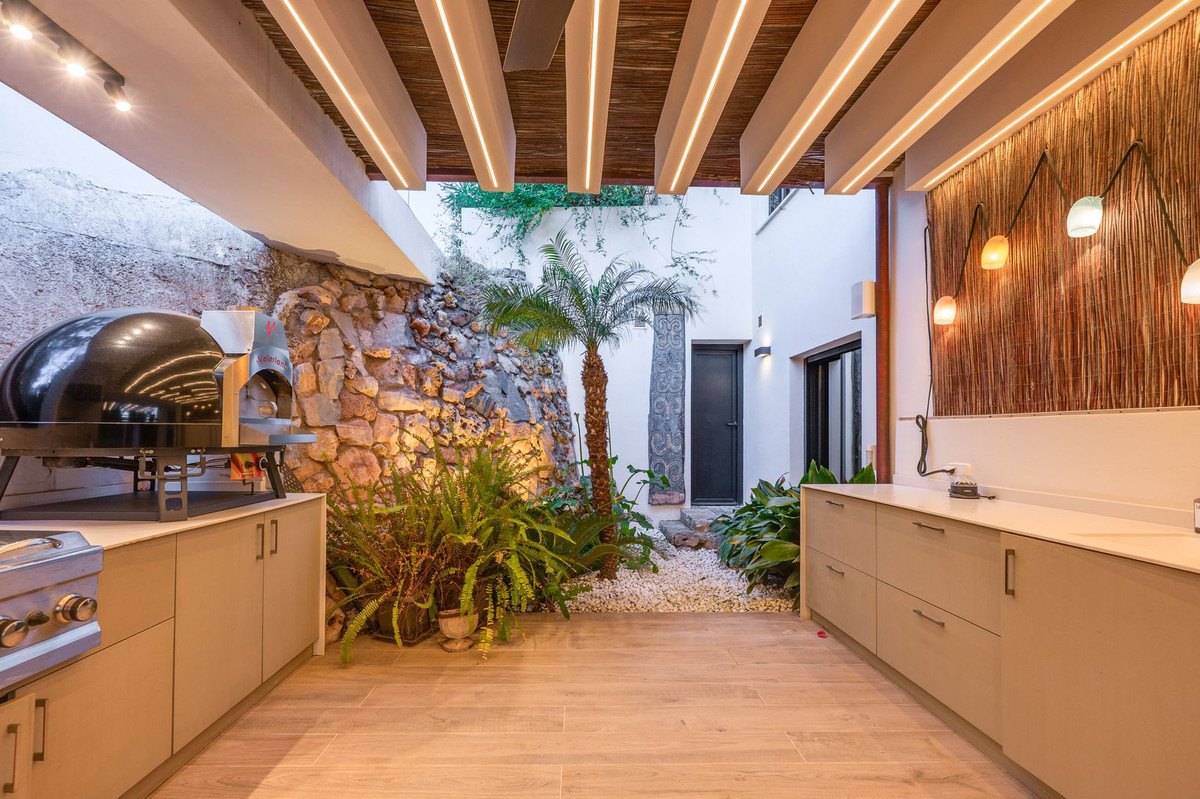 Se vende Villa - Chalet de 4 dormitorios en Costa Del Sol, Málaga, España