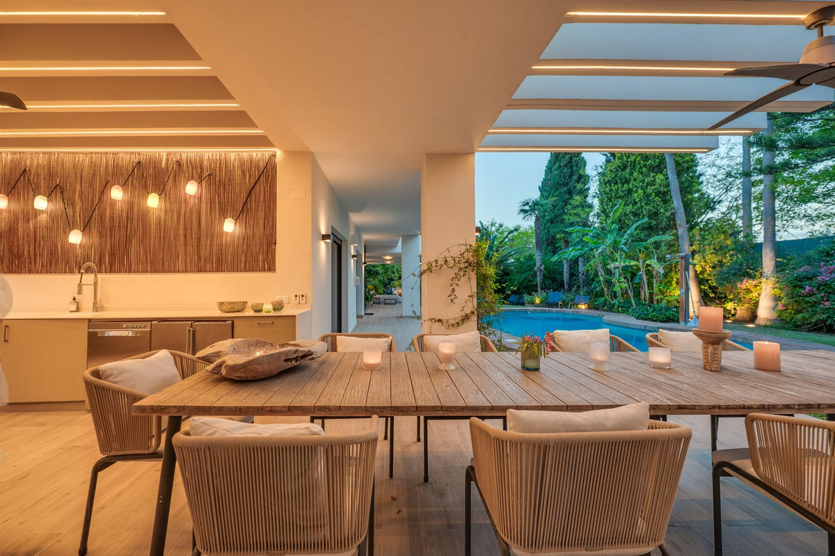 Se vende Villa - Chalet de 4 dormitorios en Costa Del Sol, Málaga, España