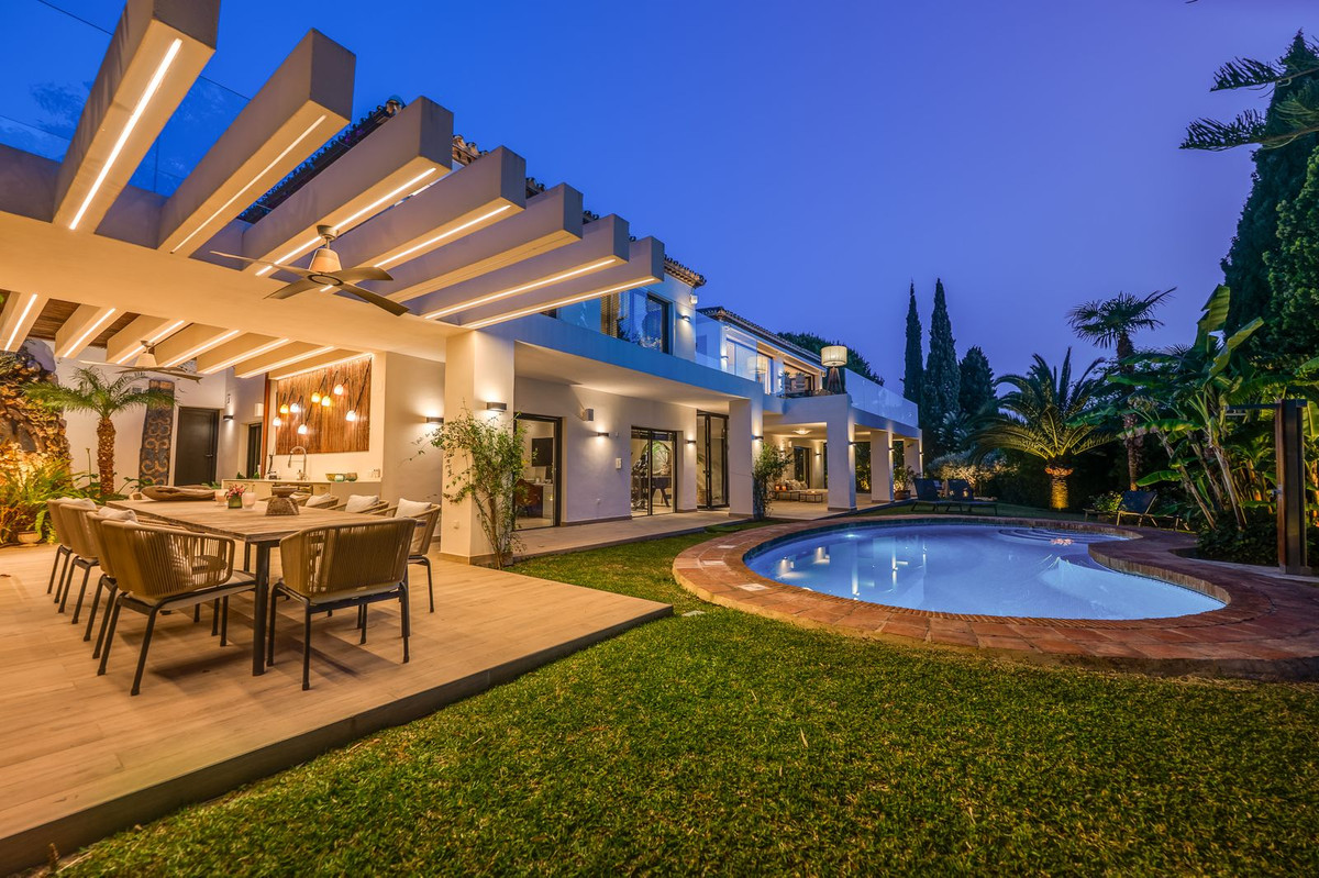 Se vende Villa - Chalet de 4 dormitorios en Costa Del Sol, Málaga, España