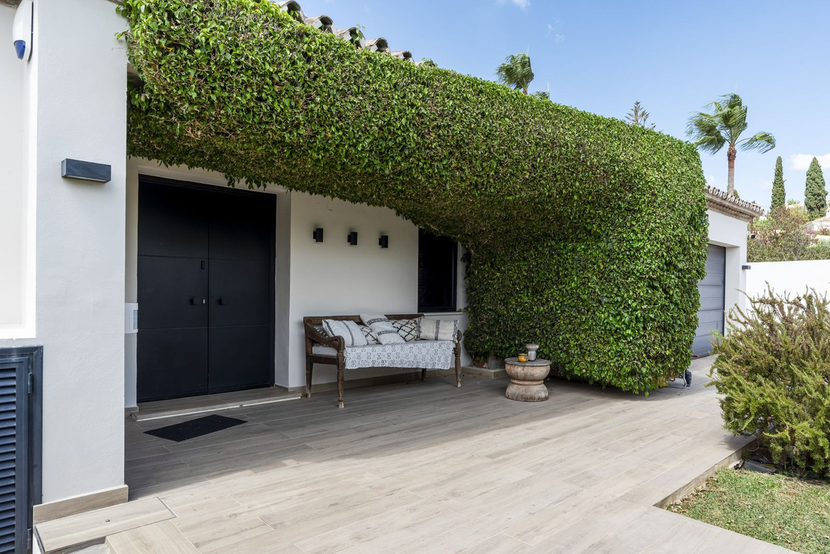 Se vende Villa - Chalet de 4 dormitorios en Costa Del Sol, Málaga, España