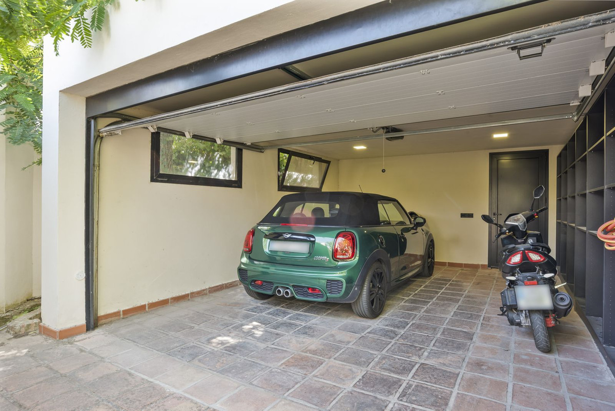 Se vende Villa - Chalet de 4 dormitorios en Costa Del Sol, Málaga, España
