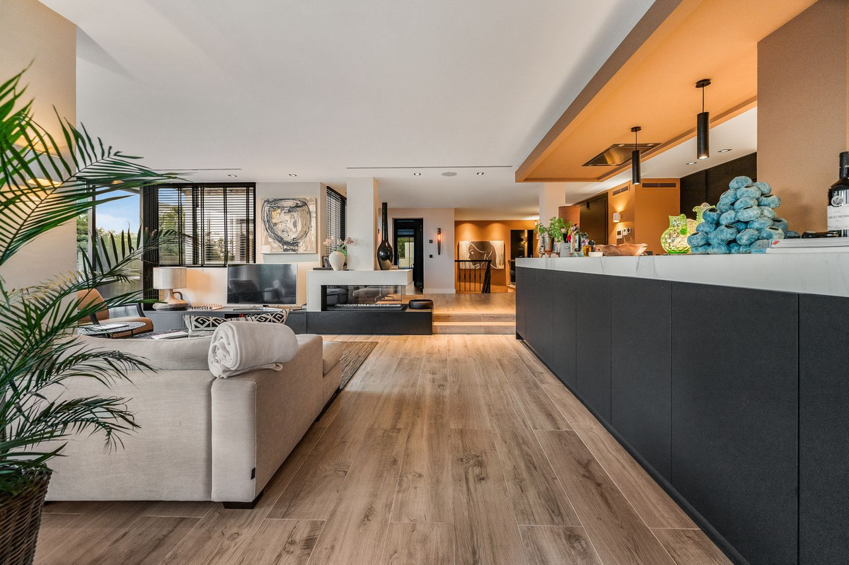 Se vende Villa - Chalet de 4 dormitorios en Costa Del Sol, Málaga, España