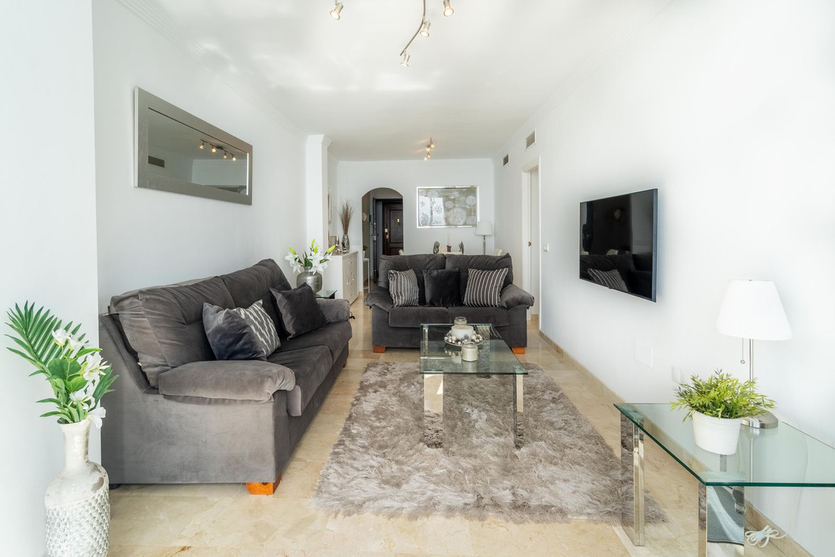 Se vende Apartamento Planta Media de 3 dormitorios en Costa Del Sol, Málaga, España
