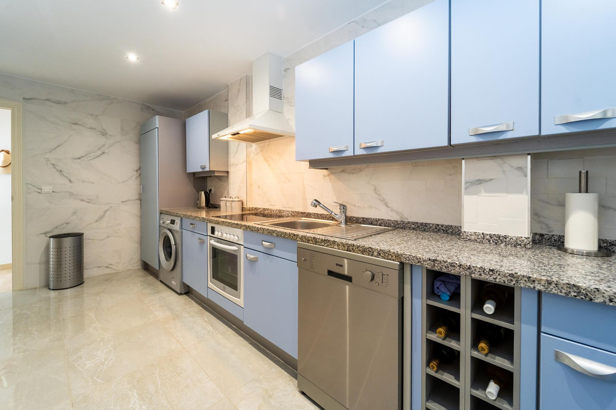 Se vende Apartamento Planta Media de 3 dormitorios en Costa Del Sol, Málaga, España