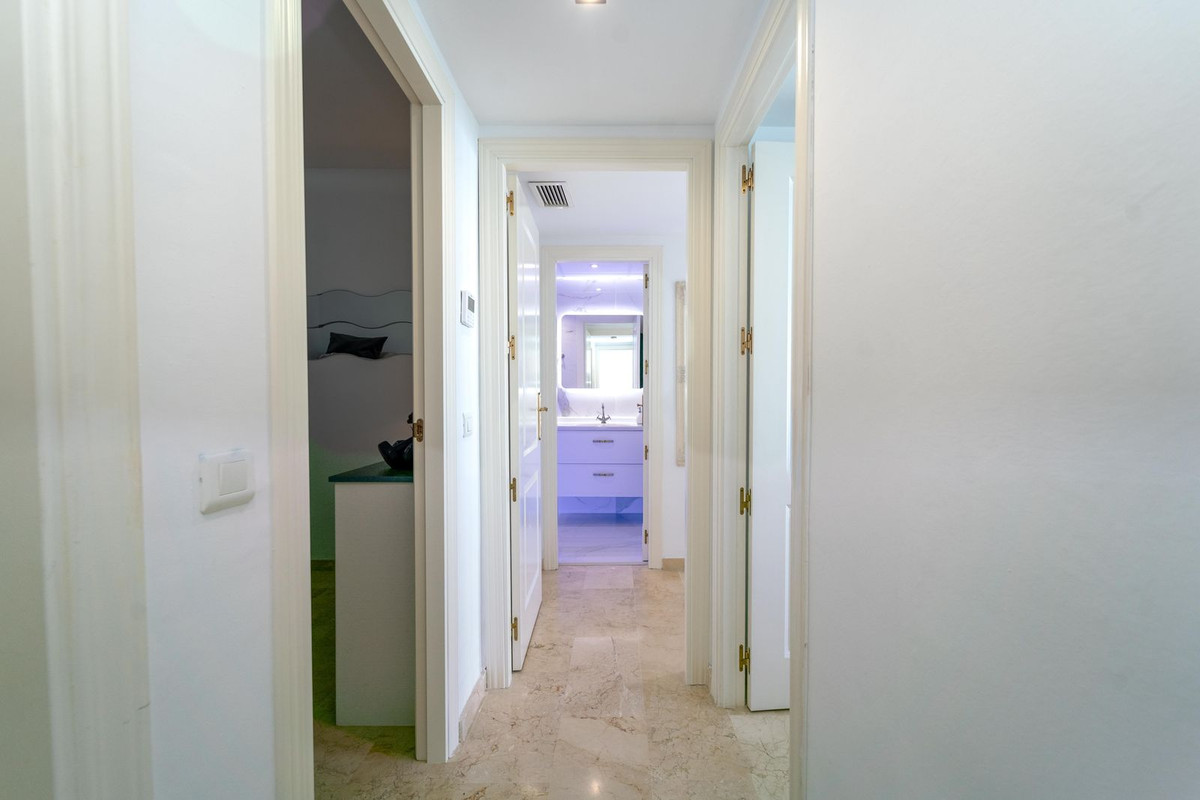 Se vende Apartamento Planta Media de 3 dormitorios en Costa Del Sol, Málaga, España