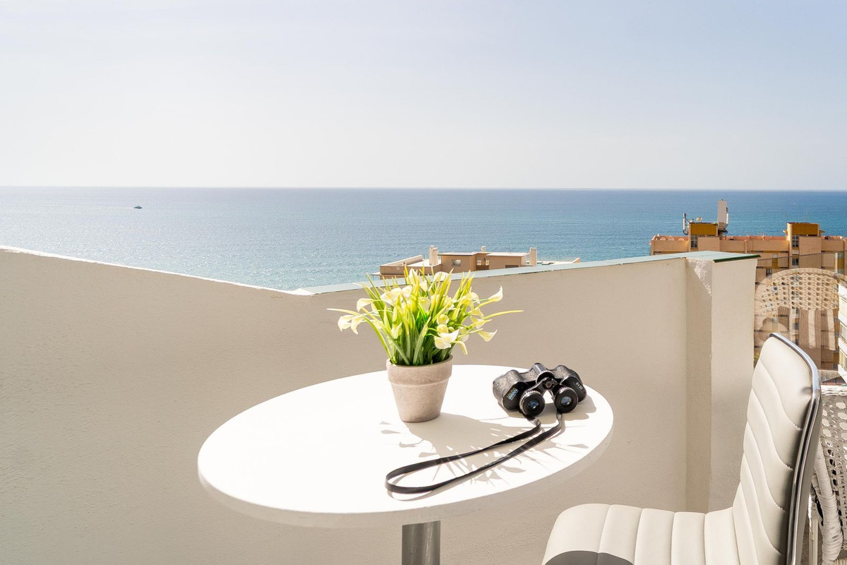 Se vende Apartamento Planta Media de 3 dormitorios en Costa Del Sol, Málaga, España