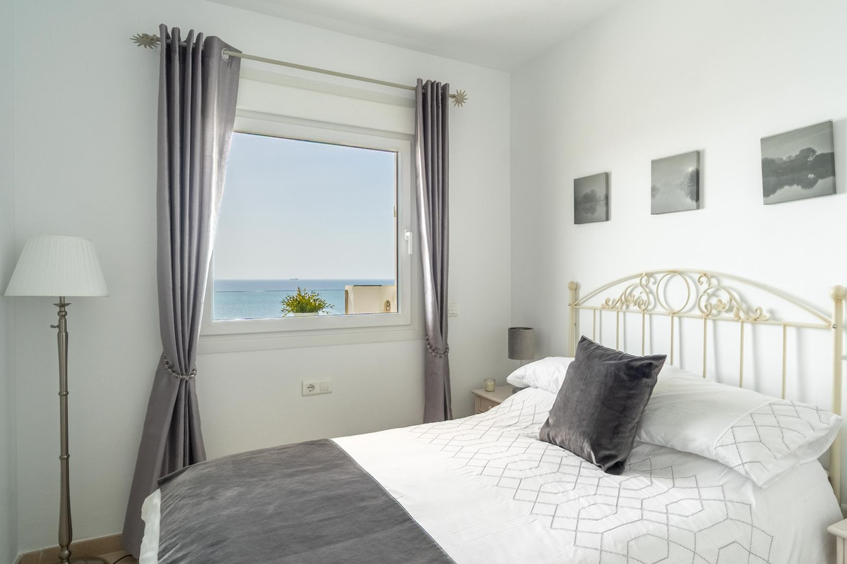 Se vende Apartamento Planta Media de 3 dormitorios en Costa Del Sol, Málaga, España