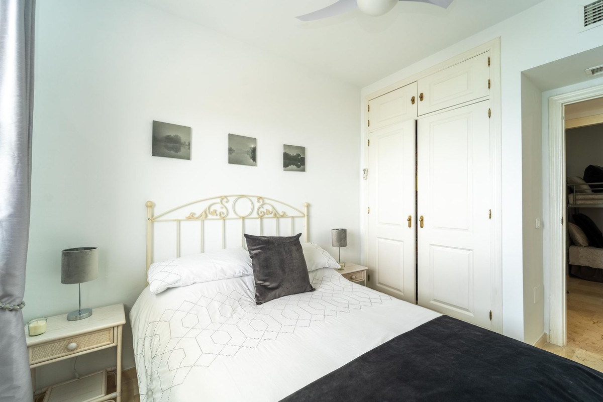 Se vende Apartamento Planta Media de 3 dormitorios en Costa Del Sol, Málaga, España