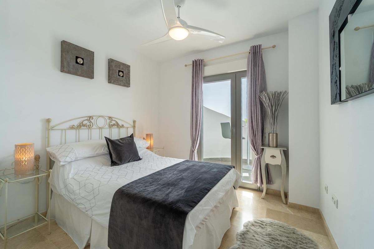 Se vende Apartamento Planta Media de 3 dormitorios en Costa Del Sol, Málaga, España