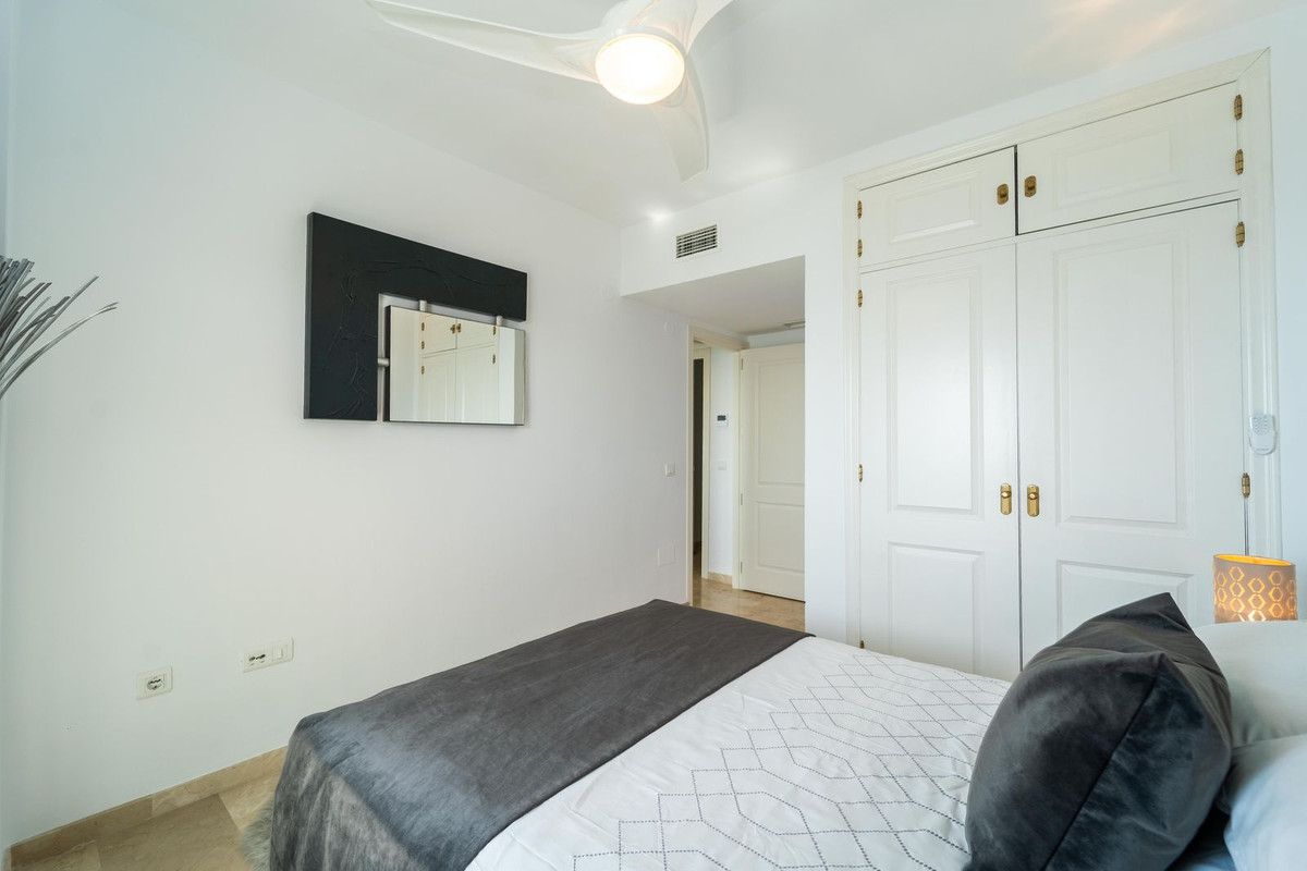 Se vende Apartamento Planta Media de 3 dormitorios en Costa Del Sol, Málaga, España