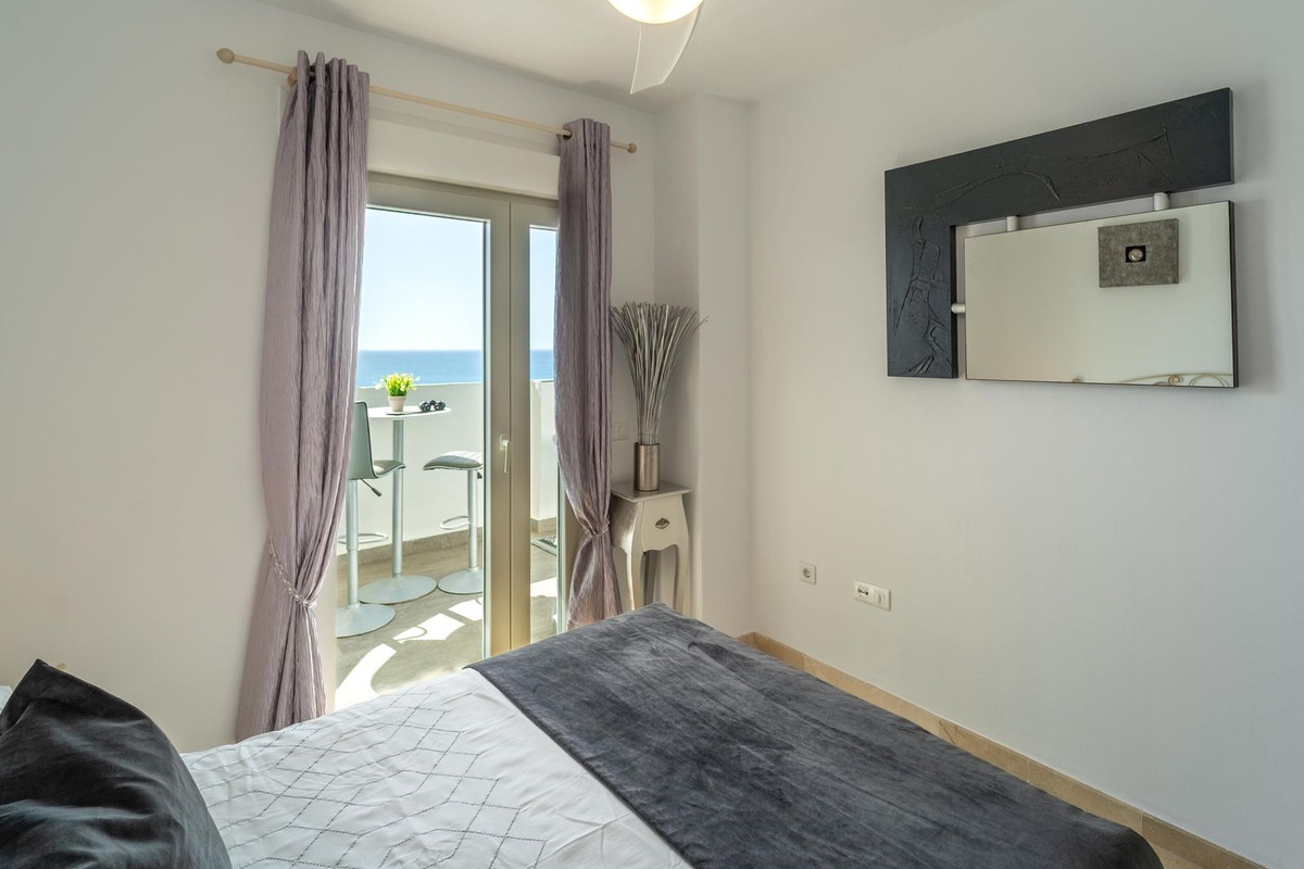 Se vende Apartamento Planta Media de 3 dormitorios en Costa Del Sol, Málaga, España