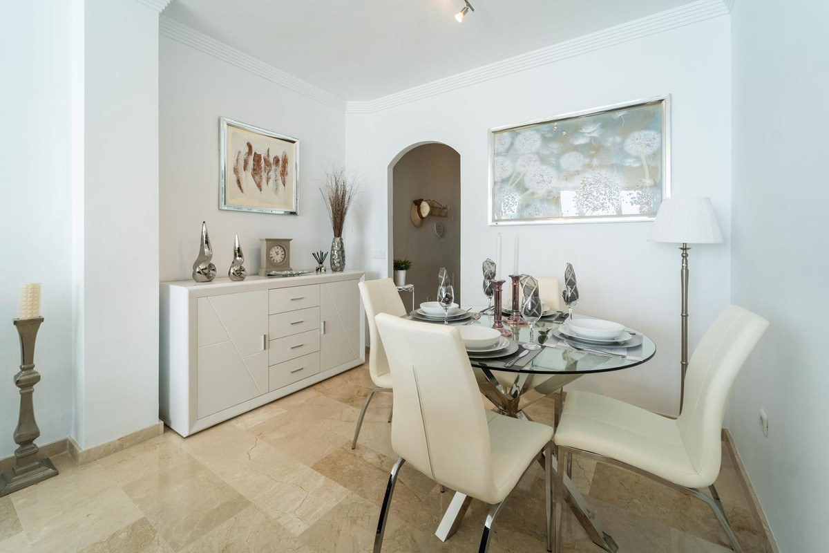 Se vende Apartamento Planta Media de 3 dormitorios en Costa Del Sol, Málaga, España